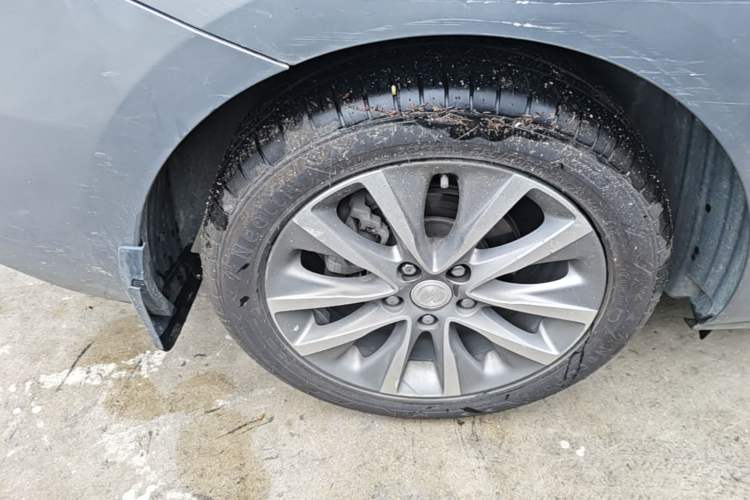 Used Buick GL6 2019 18T 6-Seater Connected Luxury Version China VI Standard Exterior 5