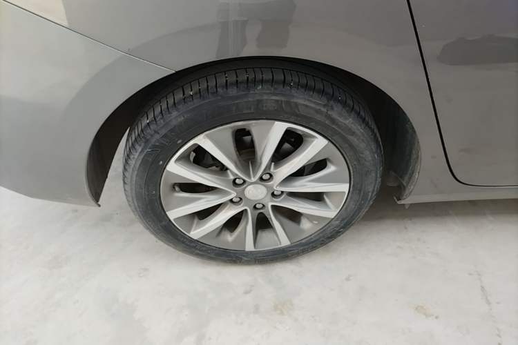 Used Buick GL6 2019 18T 6-Seater Connected Luxury Version China VI Standard Exterior 5
