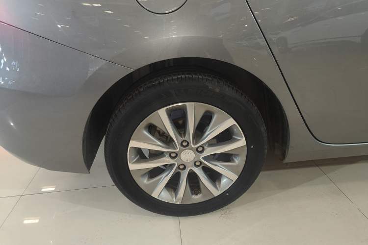 Used Buick GL6 2019 18T 6-Seater Connected Luxury Version China VI Standard Exterior 5