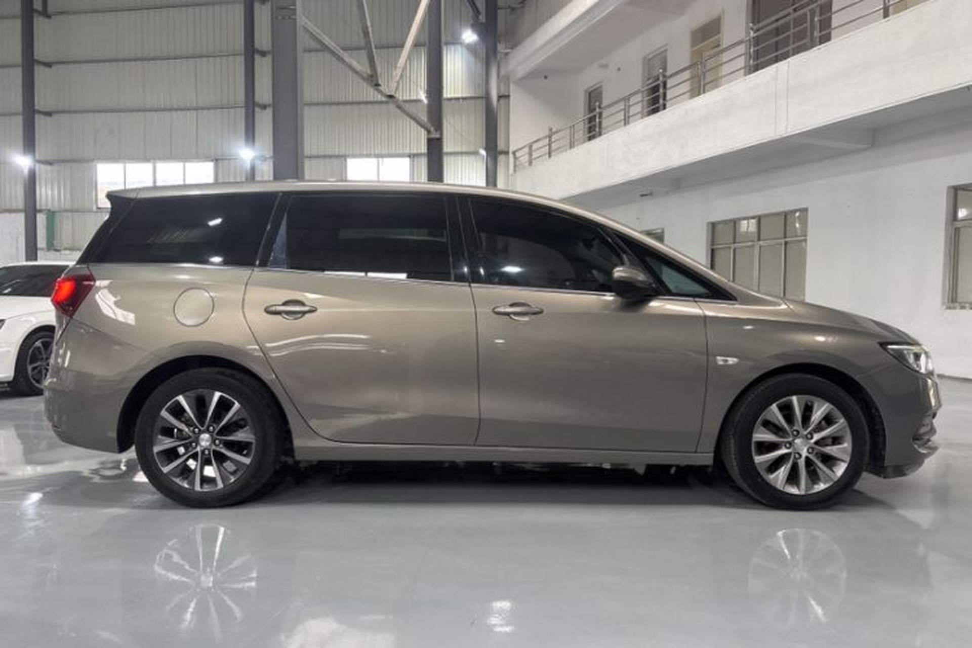 Used Buick GL6 2019 18T 6-Seater Connected Luxury Version China VI Standard Exterior 8