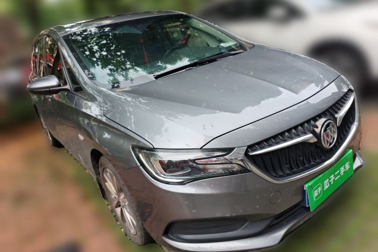 Used Buick GL6 2019 18T 6-Seater Connected Luxury Version China VI Standard Front Right 45 Deg