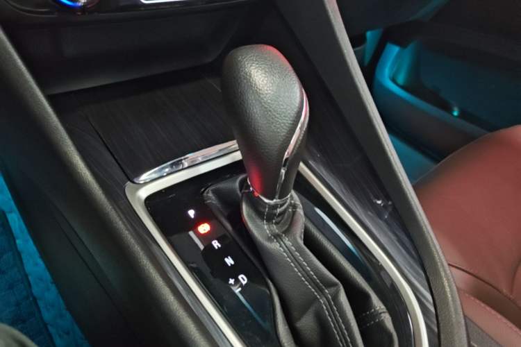 Used Buick GL6 2019 18T 6-Seater Connected Luxury Version China VI Standard Gear Lever
