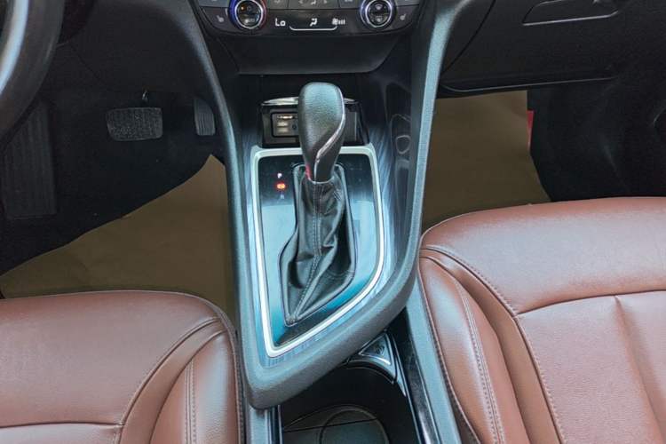 Used Buick GL6 2019 18T 6-Seater Connected Luxury Version China VI Standard Gear Lever