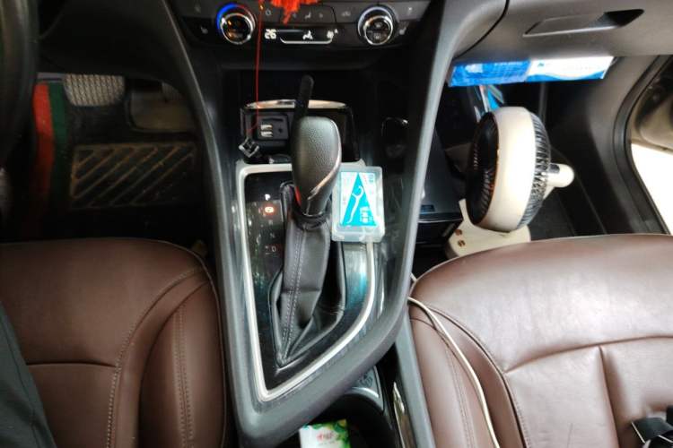 Used Buick GL6 2019 18T 6-Seater Connected Luxury Version China VI Standard Gear Lever