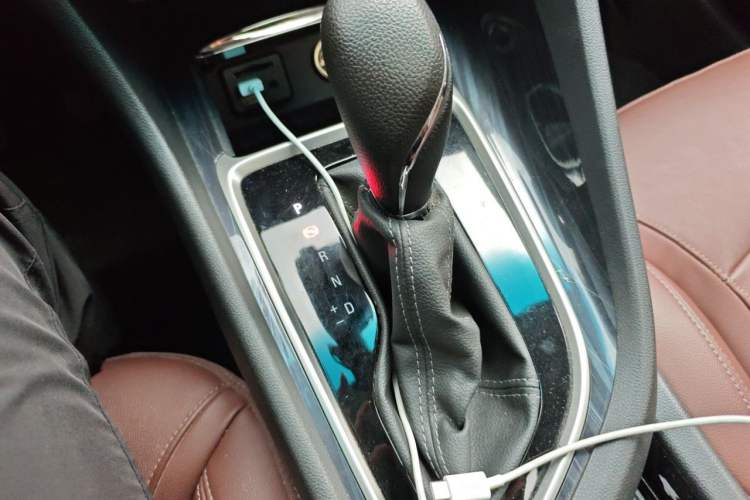 Used Buick GL6 2019 18T 6-Seater Connected Luxury Version China VI Standard Gear Lever