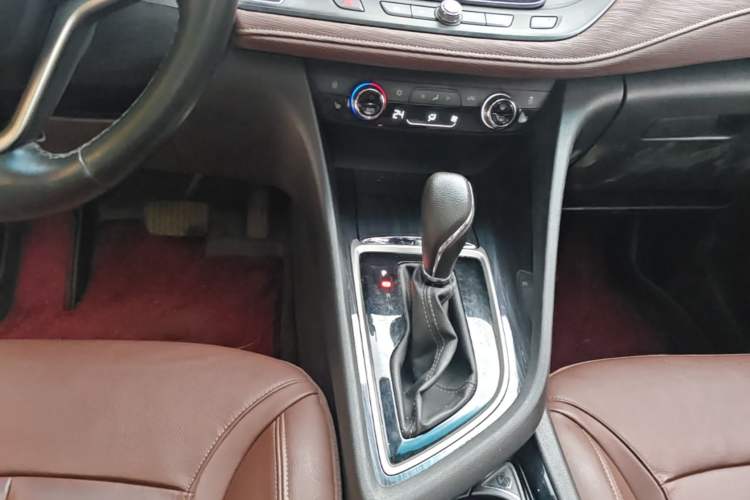 Used Buick GL6 2019 18T 6-Seater Connected Luxury Version China VI Standard Gear Lever