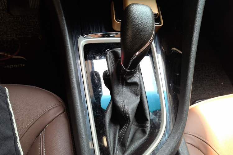 Used Buick GL6 2019 18T 6-Seater Connected Luxury Version China V Standard Gear Lever