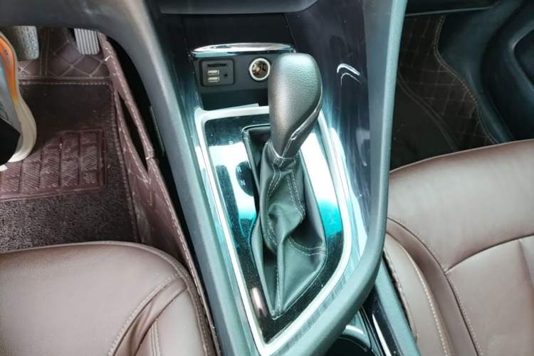 Used Buick GL6 2019 18T 6-Seater Connected Luxury Version China VI Standard Gear Lever