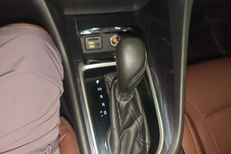 Used Buick GL6 2019 18T 6-Seater Connected Luxury Version China VI Standard Gear Lever