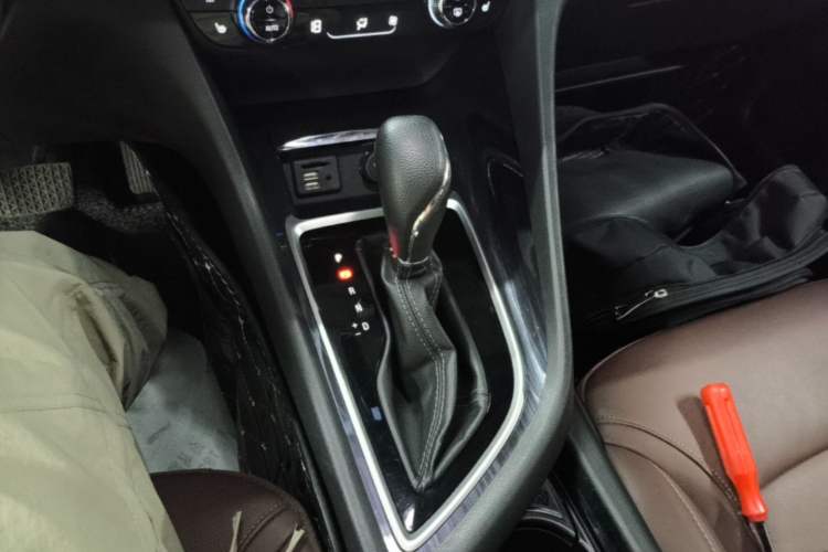 Used Buick GL6 2019 18T 6-Seater Connected Luxury Version China VI Standard Gear Lever