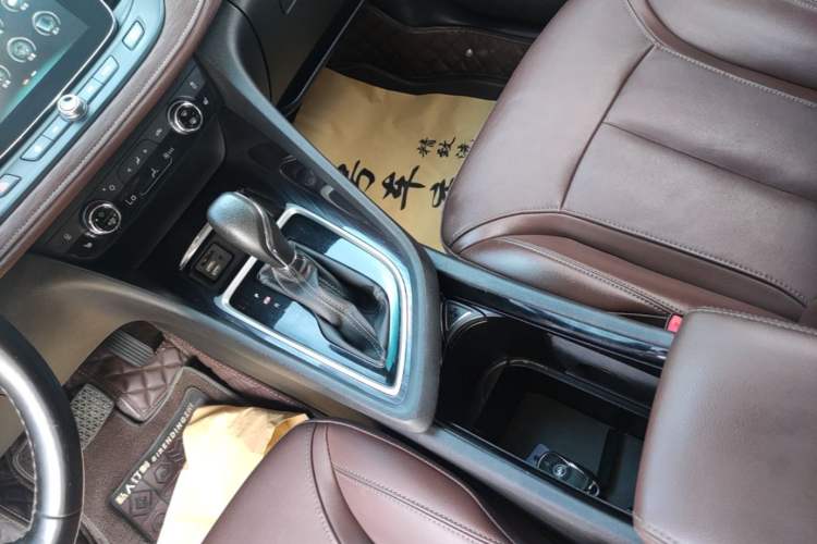 Used Buick GL6 2019 18T 6-Seater Connected Luxury Version China VI Standard Gear Lever