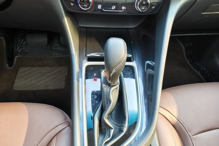 Used Buick GL6 2019 18T 6-Seater Connected Luxury Version China VI Standard Gear Lever