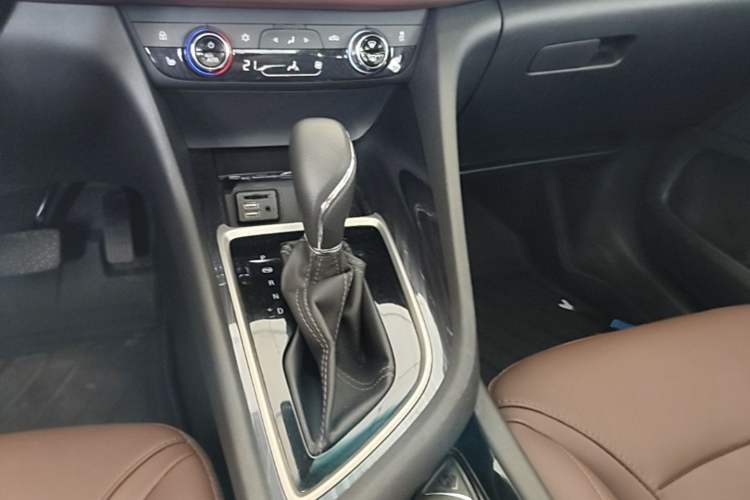 Used Buick GL6 2019 18T 6-Seater Connected Luxury Version China VI Standard Gear Lever