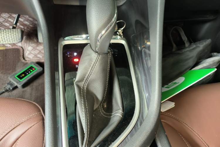 Used Buick GL6 2019 18T 6-Seater Connected Luxury Version China VI Standard Gear Lever