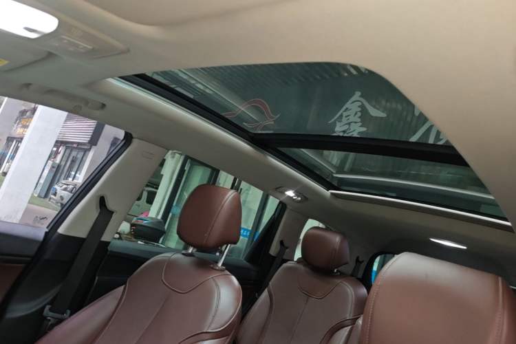 Used Buick GL6 2019 18T 6-Seater Connected Luxury Version China VI Standard Headliner