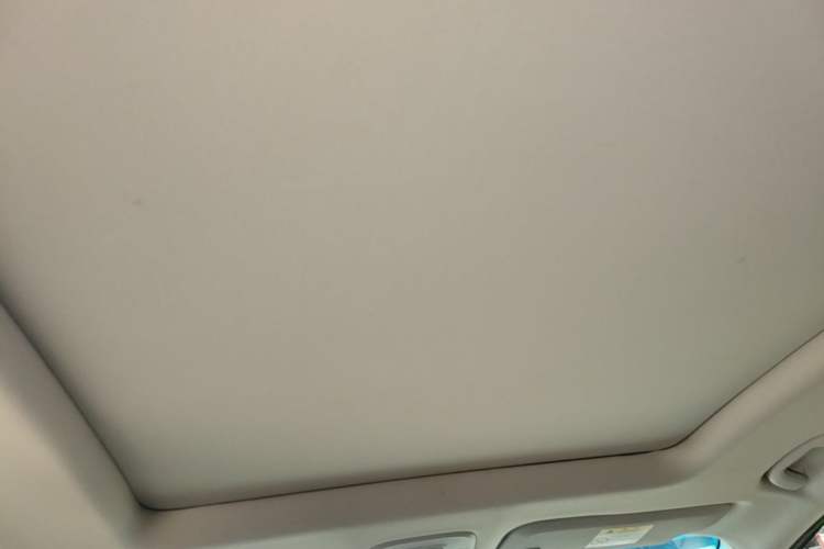 Used Buick GL6 2019 18T 6-Seater Connected Luxury Version China VI Standard Headliner