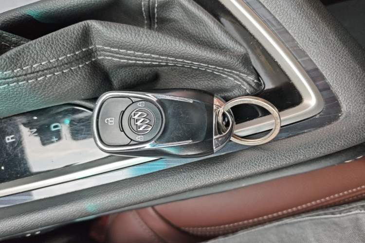 Used Buick GL6 2019 18T 6-Seater Connected Luxury Version China VI Standard Interior 1