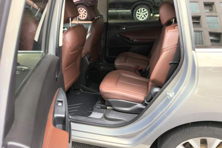 Used Buick GL6 2019 18T 6-Seater Connected Luxury Version China V Standard Interior 1