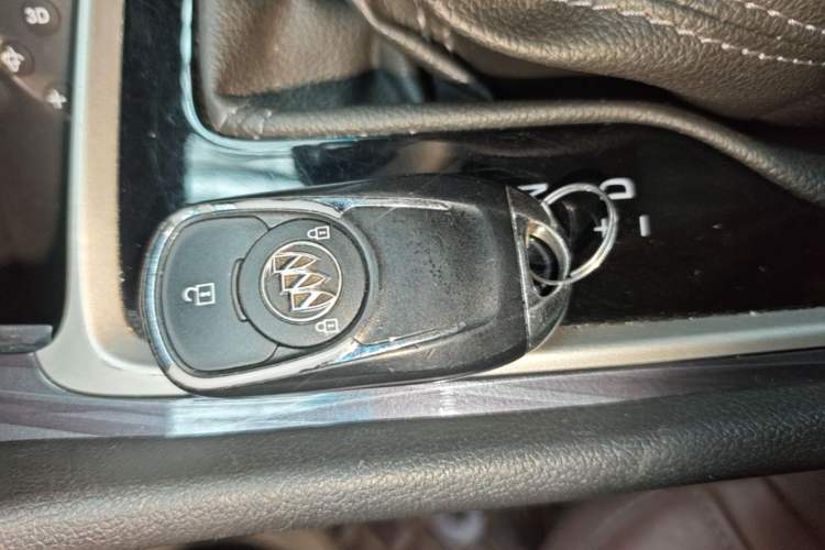 Used Buick GL6 2019 18T 6-Seater Connected Luxury Version China VI Standard Interior 1