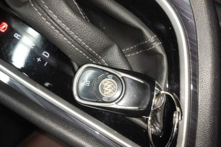 Used Buick GL6 2019 18T 6-Seater Connected Luxury Version China VI Standard Interior 1
