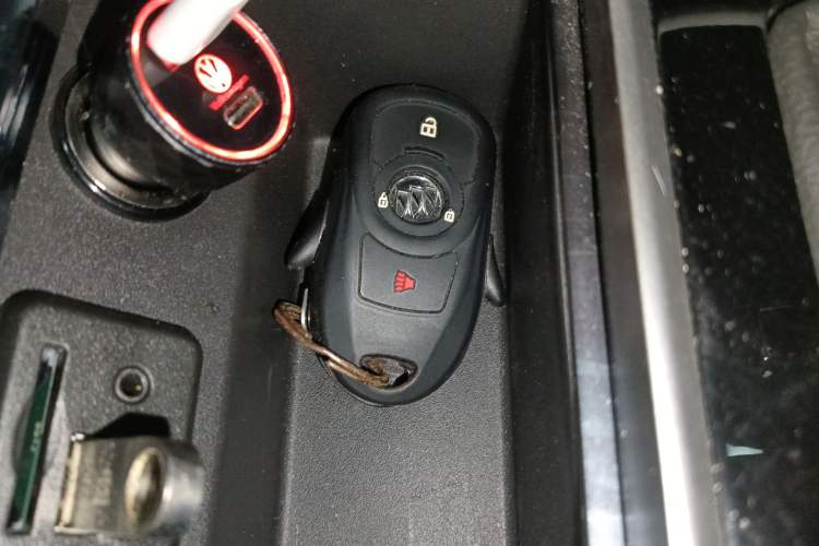 Used Buick GL6 2019 18T 6-Seater Connected Luxury Version China VI Standard Interior 1