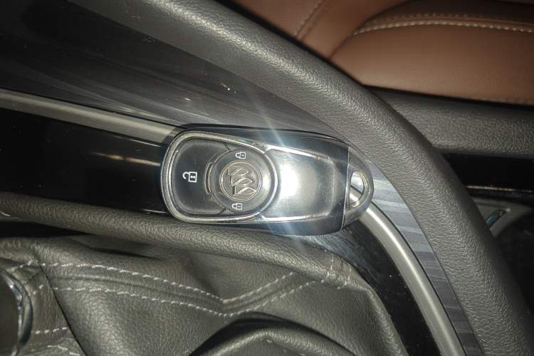 Used Buick GL6 2019 18T 6-Seater Connected Luxury Version China VI Standard Interior 1