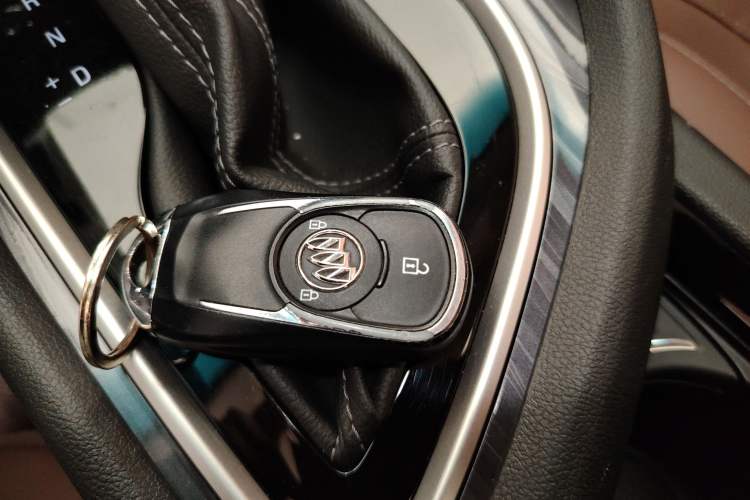 Used Buick GL6 2019 18T 6-Seater Connected Luxury Version China VI Standard Interior 1