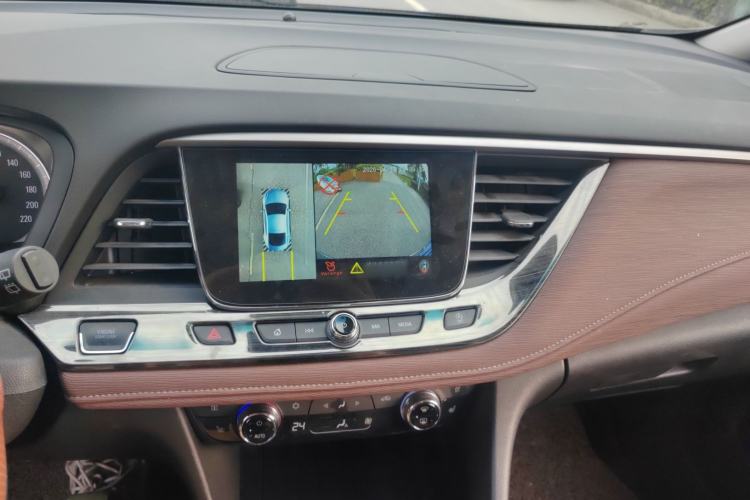 Used Buick GL6 2019 18T 6-Seater Connected Luxury Version China VI Standard Interior 13