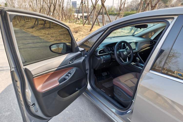 Used Buick GL6 2019 18T 6-Seater Connected Luxury Version China VI Standard Interior 2