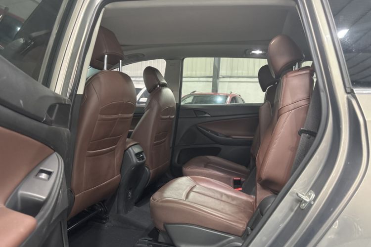 Used Buick GL6 2019 18T 6-Seater Connected Luxury Version China VI Standard Interior 3