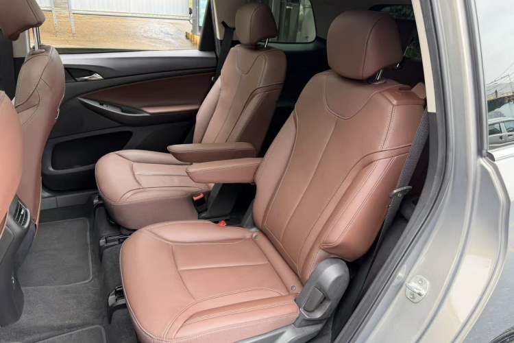Used Buick GL6 2019 18T 6-Seater Connected Luxury Version China VI Standard Interior 3