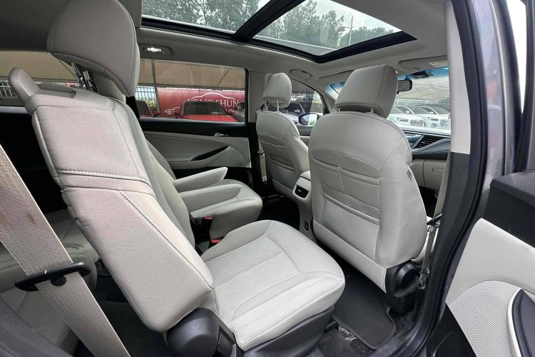 Used Buick GL6 2019 18T 6-Seater Elite Version China VI Standard Interior 6
