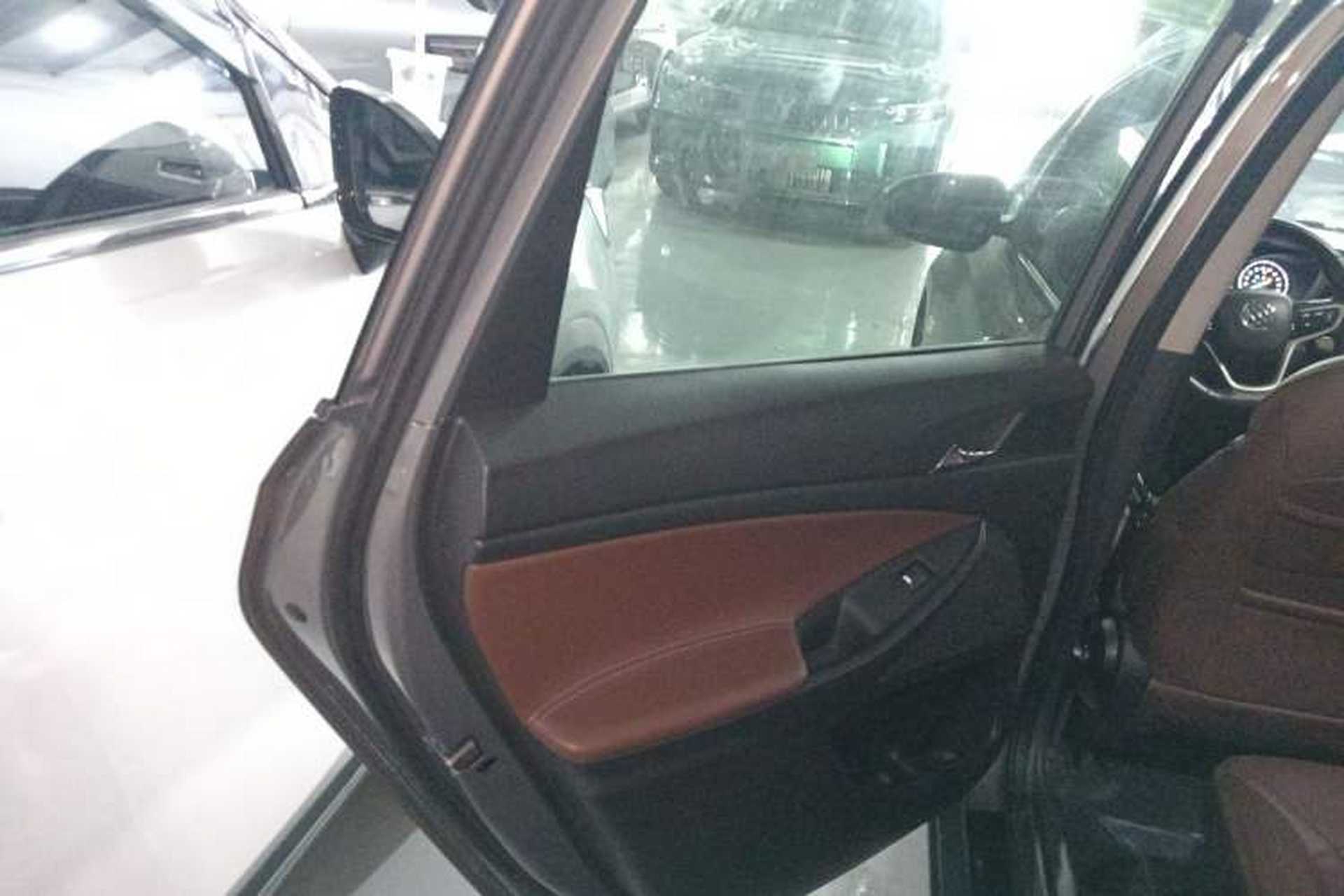 Used Buick GL6 2019 18T 6-Seater Connected Luxury Version China VI Standard Interior 8