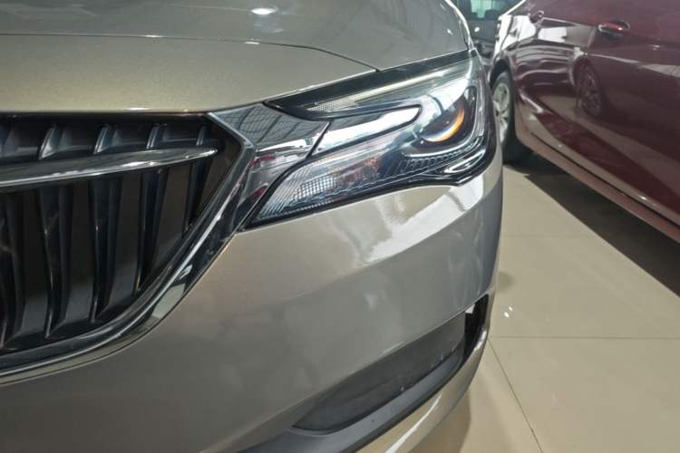Used Buick GL6 2019 18T 6-Seater Connected Luxury Version China VI Standard Left Front Headlight