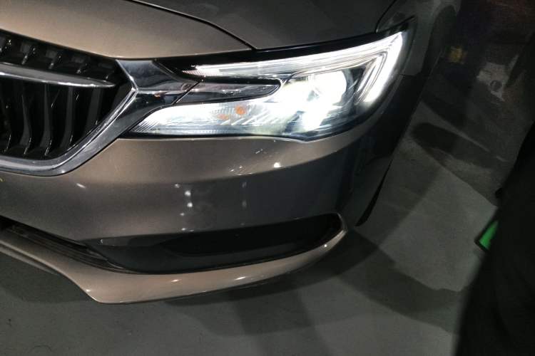 Used Buick GL6 2019 18T 6-Seater Connected Luxury Version China VI Standard Left Front Headlight