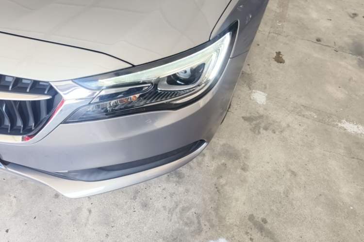 Used Buick GL6 2019 18T 6-Seater Connected Luxury Version China VI Standard Left Front Headlight