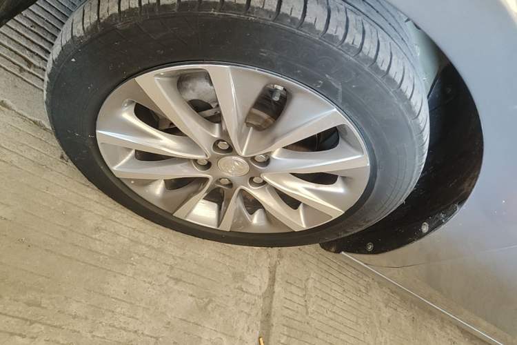 Used Buick GL6 2019 18T 6-Seater Connected Luxury Version China V Standard Left Front Wheel Hub