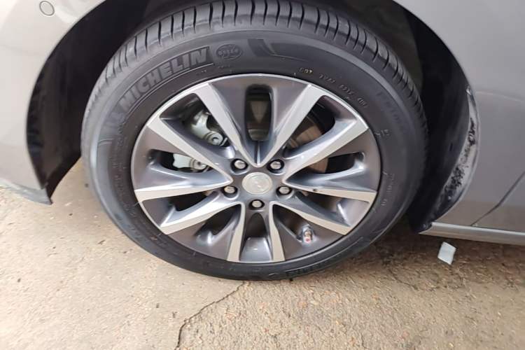 Used Buick GL6 2019 18T 6-Seater Connected Luxury Version China V Standard Left Front Wheel Hub
