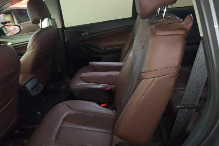 Used Buick GL6 2019 18T 6-Seater Connected Luxury Version China VI Standard Left Rear Seat