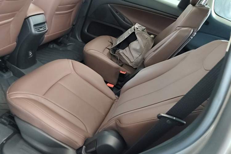 Used Buick GL6 2019 18T 6-Seater Connected Luxury Version China VI Standard Left Rear Seat