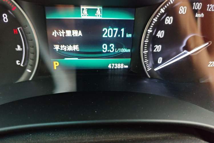 Used Buick GL6 2019 18T 6-Seater Connected Luxury Version China VI Standard Odometer Close Up