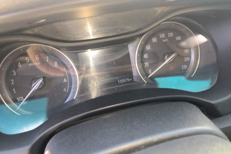 Used Buick GL6 2019 18T 6-Seater Connected Luxury Version China V Standard Odometer Close Up