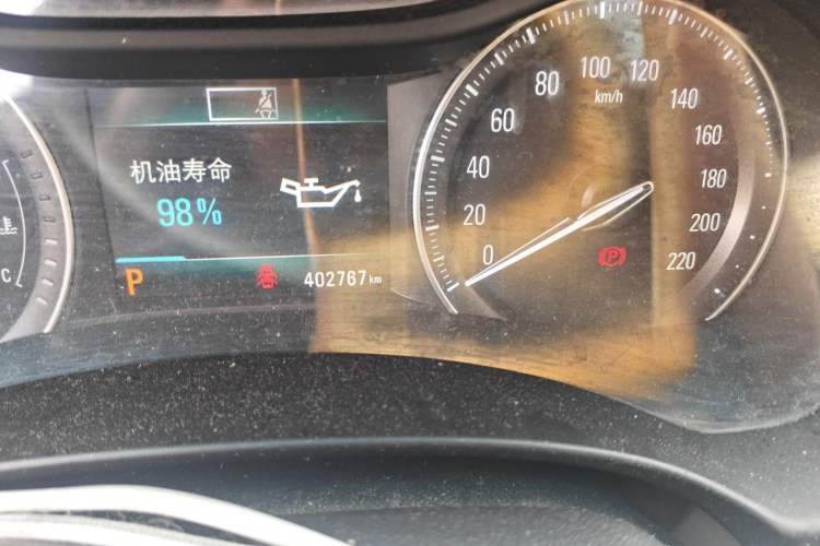 Used Buick GL6 2019 18T 6-Seater Elite Version China V Standard Odometer Close Up