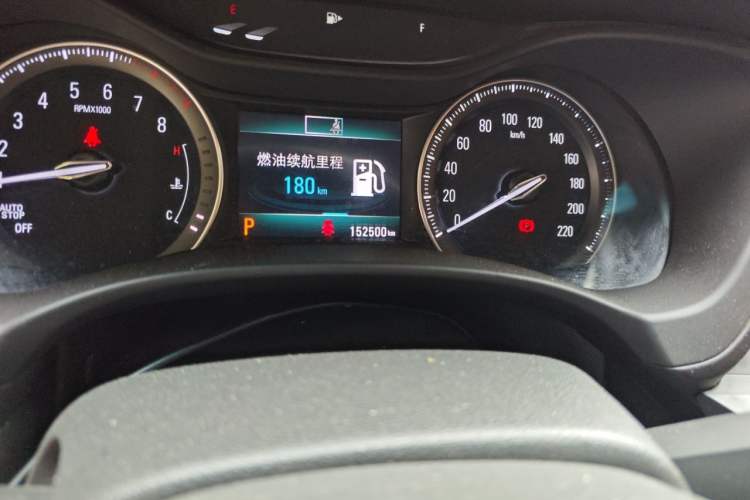 Used Buick GL6 2019 18T 6-Seater Connected Luxury Version China VI Standard Odometer Close Up