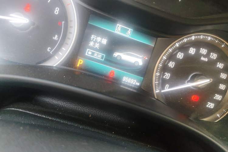 Used Buick GL6 2019 18T 6-Seater Connected Luxury Version China V Standard Odometer Close Up