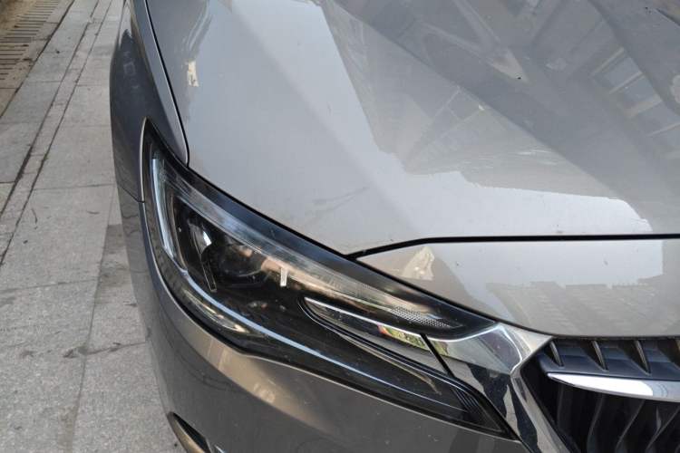 Used Buick GL6 2019 18T 6-Seater Connected Luxury Version China VI Standard Right Front Headlight