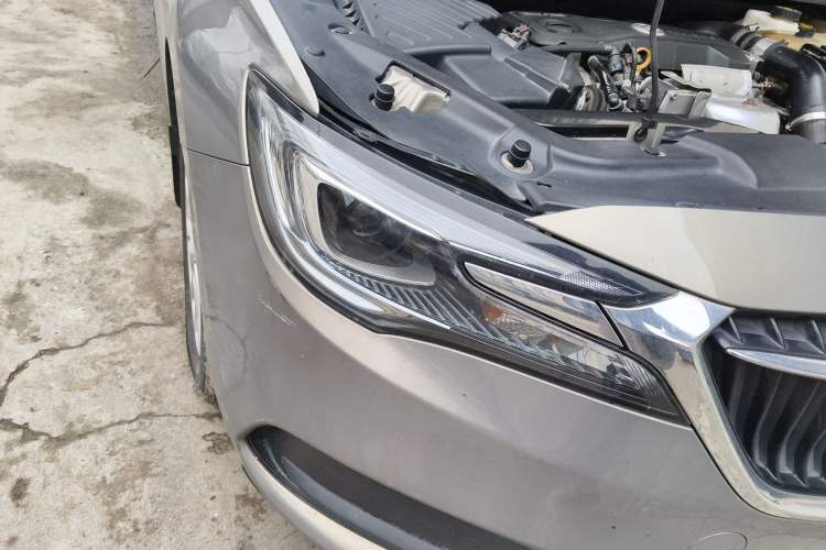 Used Buick GL6 2019 18T 6-Seater Elite Version China VI Standard Right Front Headlight