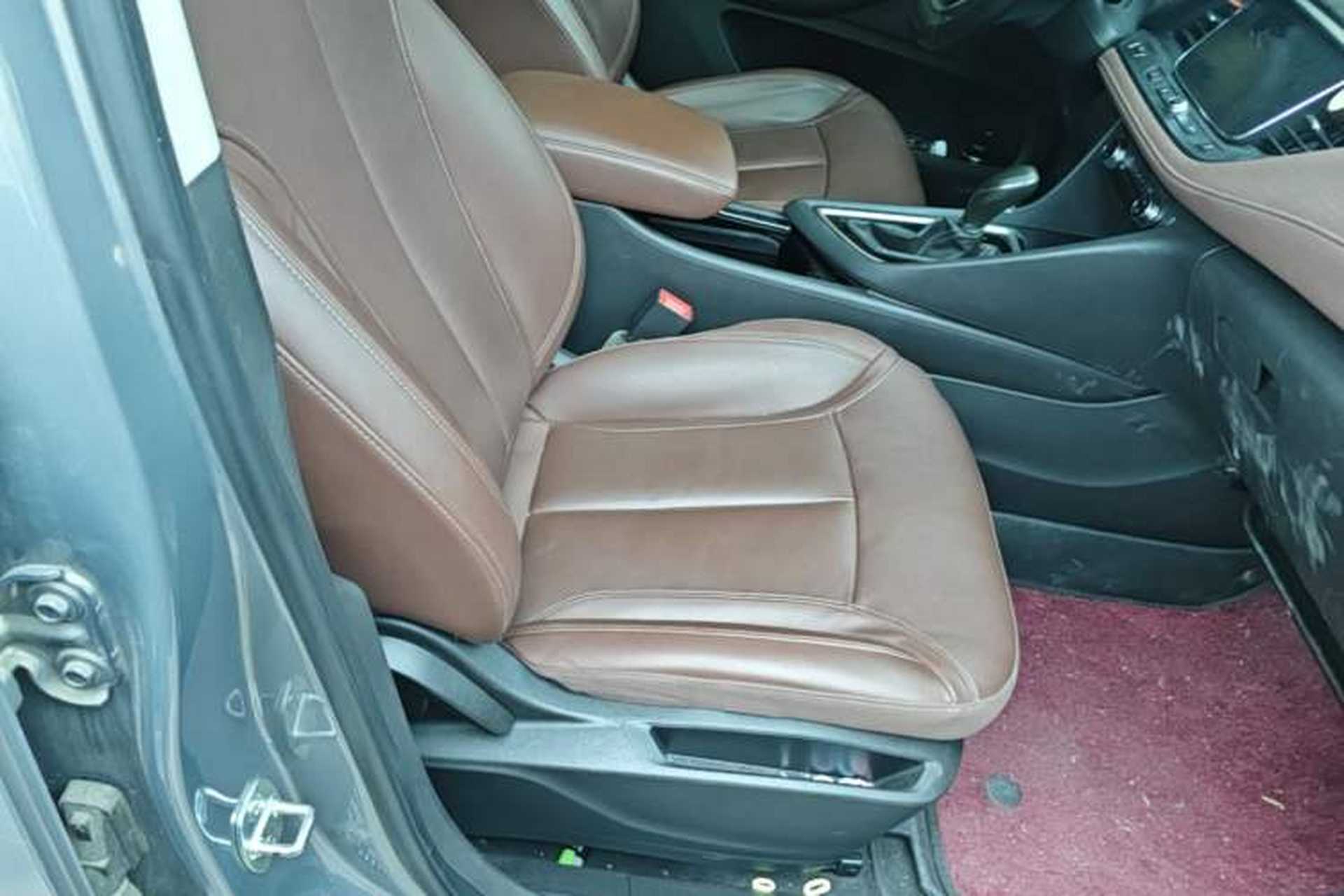 Used Buick GL6 2019 18T 6-Seater Connected Luxury Version China VI Standard Right Front Seat