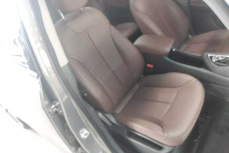 Used Buick GL6 2019 18T 6-Seater Connected Luxury Version China VI Standard Right Front Seat