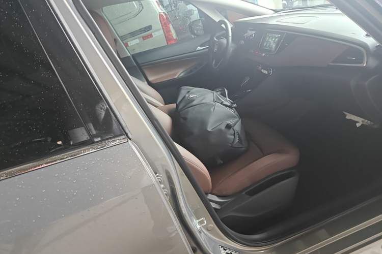 Used Buick GL6 2019 18T 6-Seater Connected Luxury Version China VI Standard Right Front Seat
